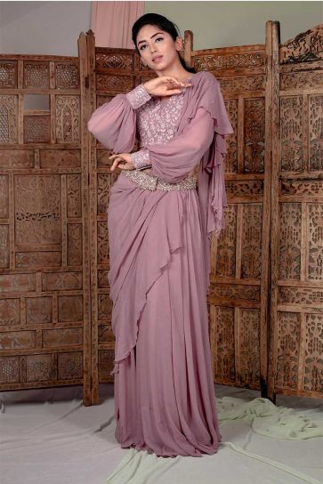 Lavender Drape Saree With Waist Belt And Loose Sleeve Pattened Blouse